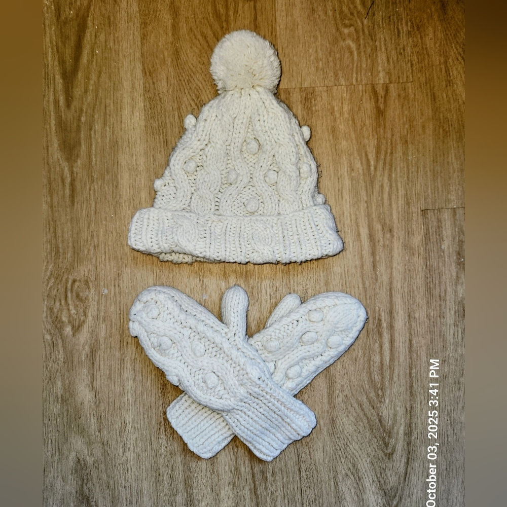 Cozy Knit Pom-Pom Hat and Mittens Set - Cream